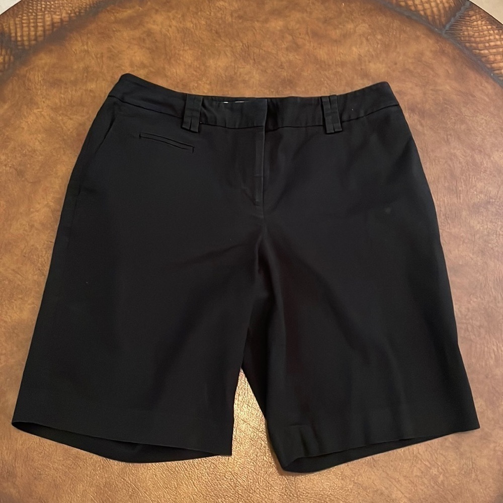 LOFT Women’s Chino Style Bermuda Shorts Size 8 Black